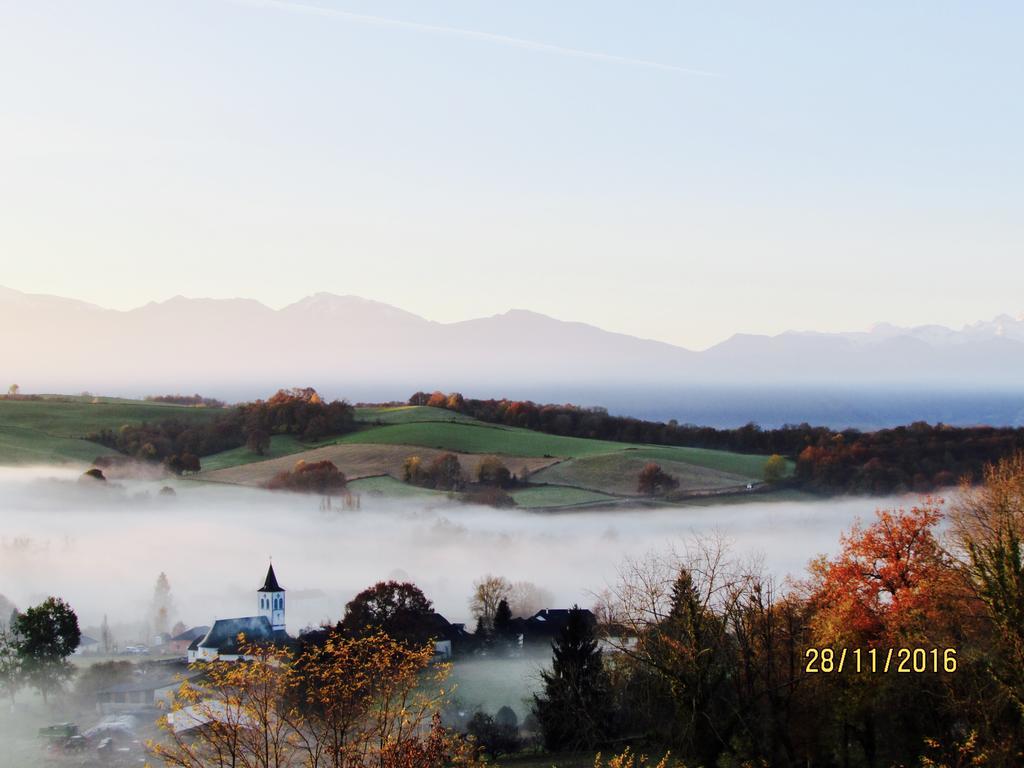 Les Gites De La Maison Bleue D'Estialescq 외부 사진