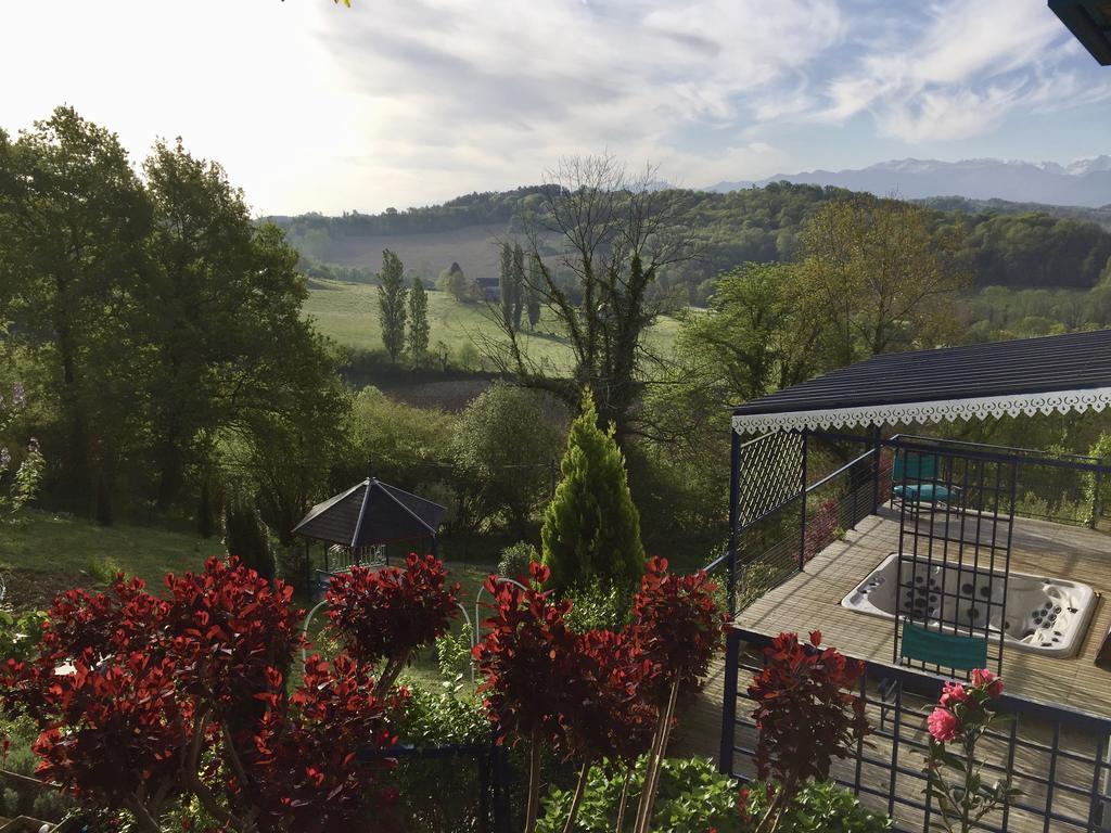 Les Gites De La Maison Bleue D'Estialescq 외부 사진