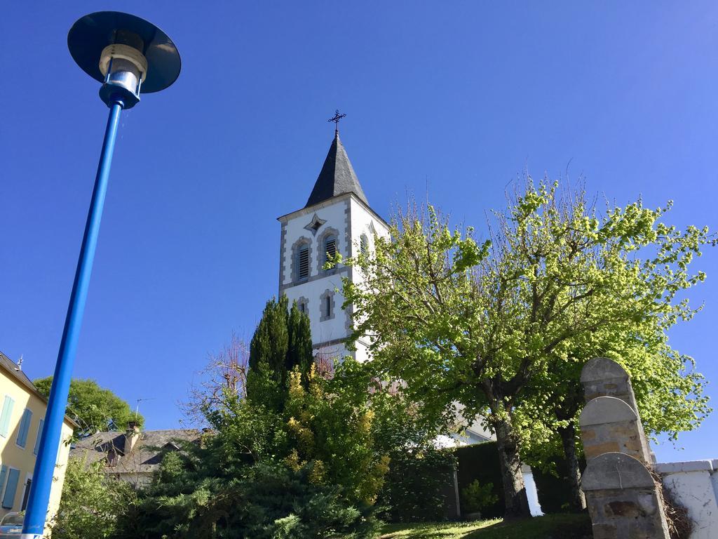 Les Gites De La Maison Bleue D'Estialescq 외부 사진